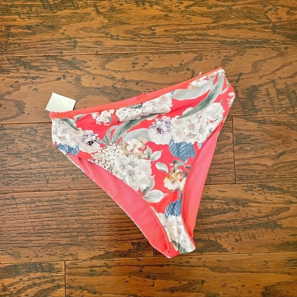 Maaji bikini - Picture 2 of 4